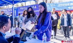 打制引才聚才“强”栽下